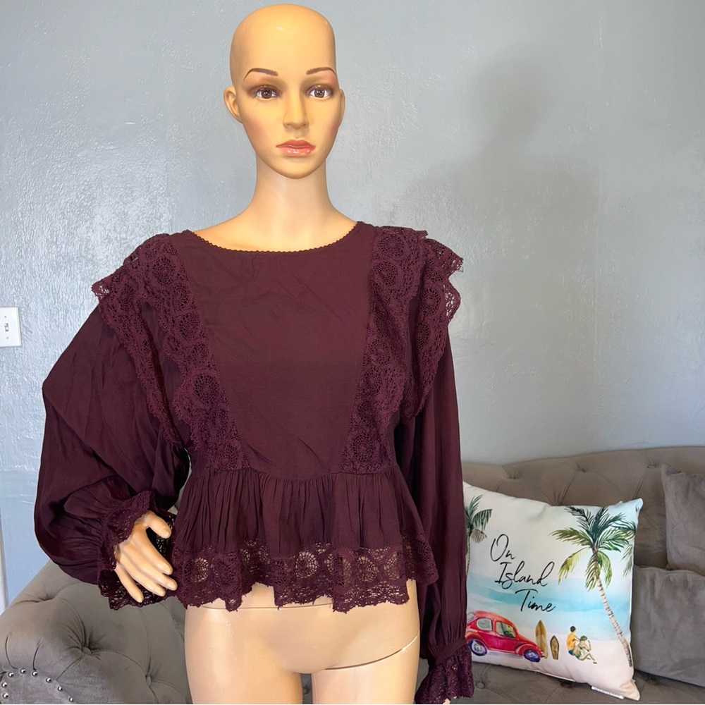 Free People Burgundy Lace Peplum Long Sleeve Blouse Size S
Excellent Condition
